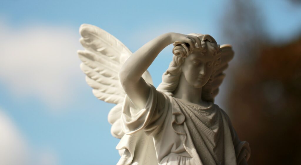 Statue Engel auf Friedhof